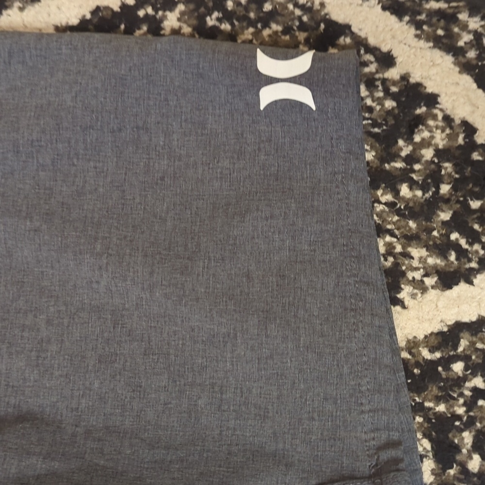 Hurley Boys Size XL Pull On Shorts Pockets Elastic Band Gray - Picture 2 of 6